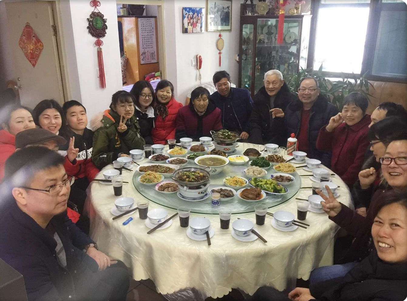除夕夜，四代同堂過(guò)新年。（當(dāng)陽(yáng)公司生產(chǎn)企劃部  張燕）.jpg